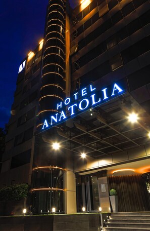 Front of property - evening/night - Hotel Anatolia (Bursa)