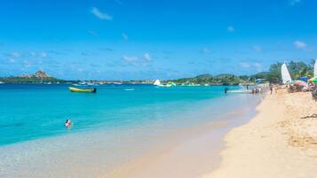 Beach nearby, beach umbrellas, 3 beach bars
