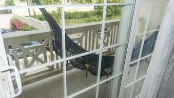 6 Coast Luxury, 2-Bedroom | Balcony