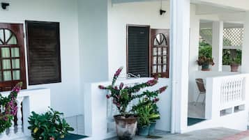 Cleopatra 1-Bed Sea-View Superior Apt-4 | Balcony