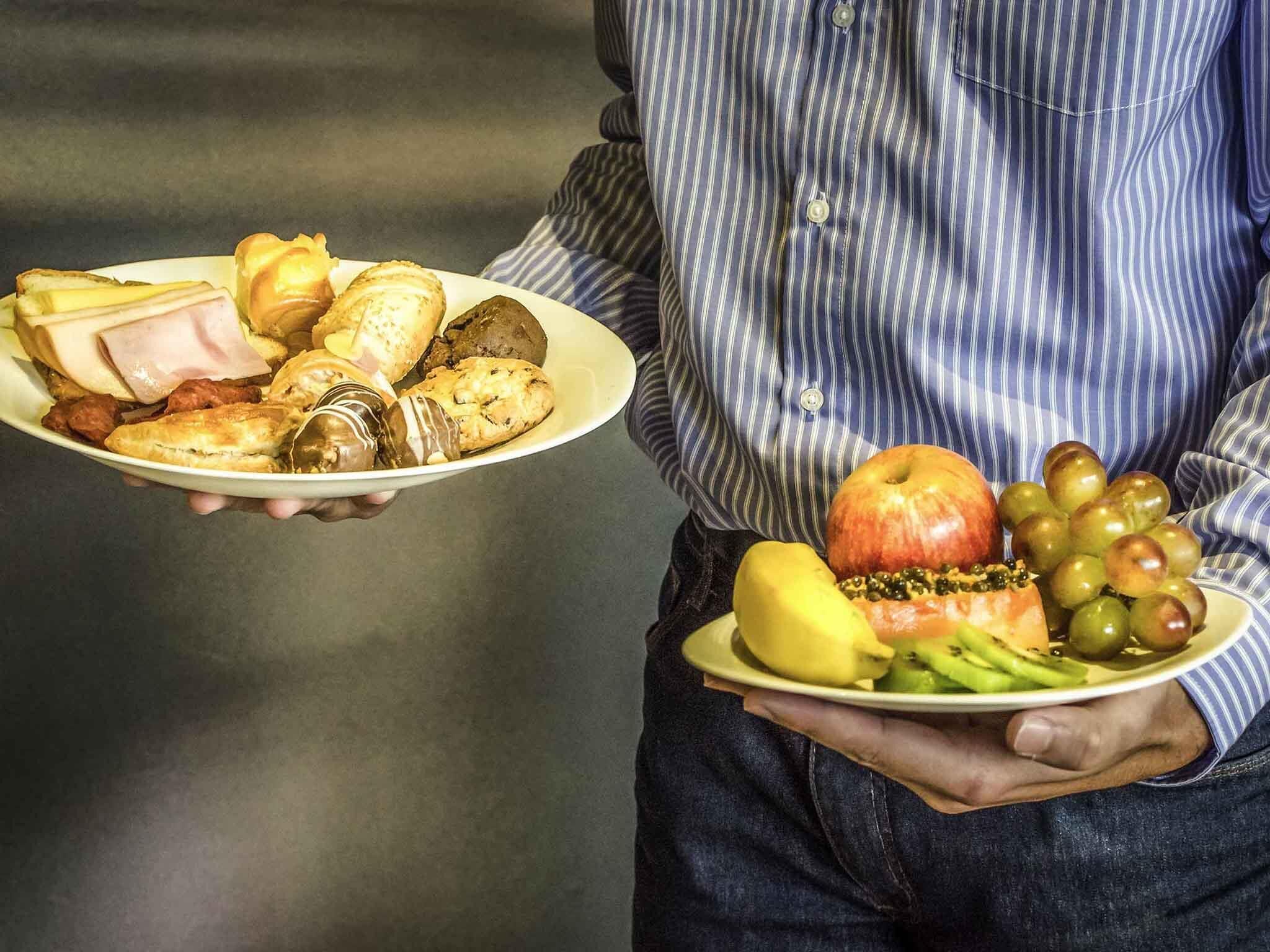 Daily buffet breakfast (BRL 58 per person)