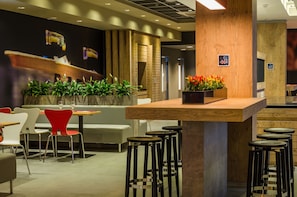 Food-Court