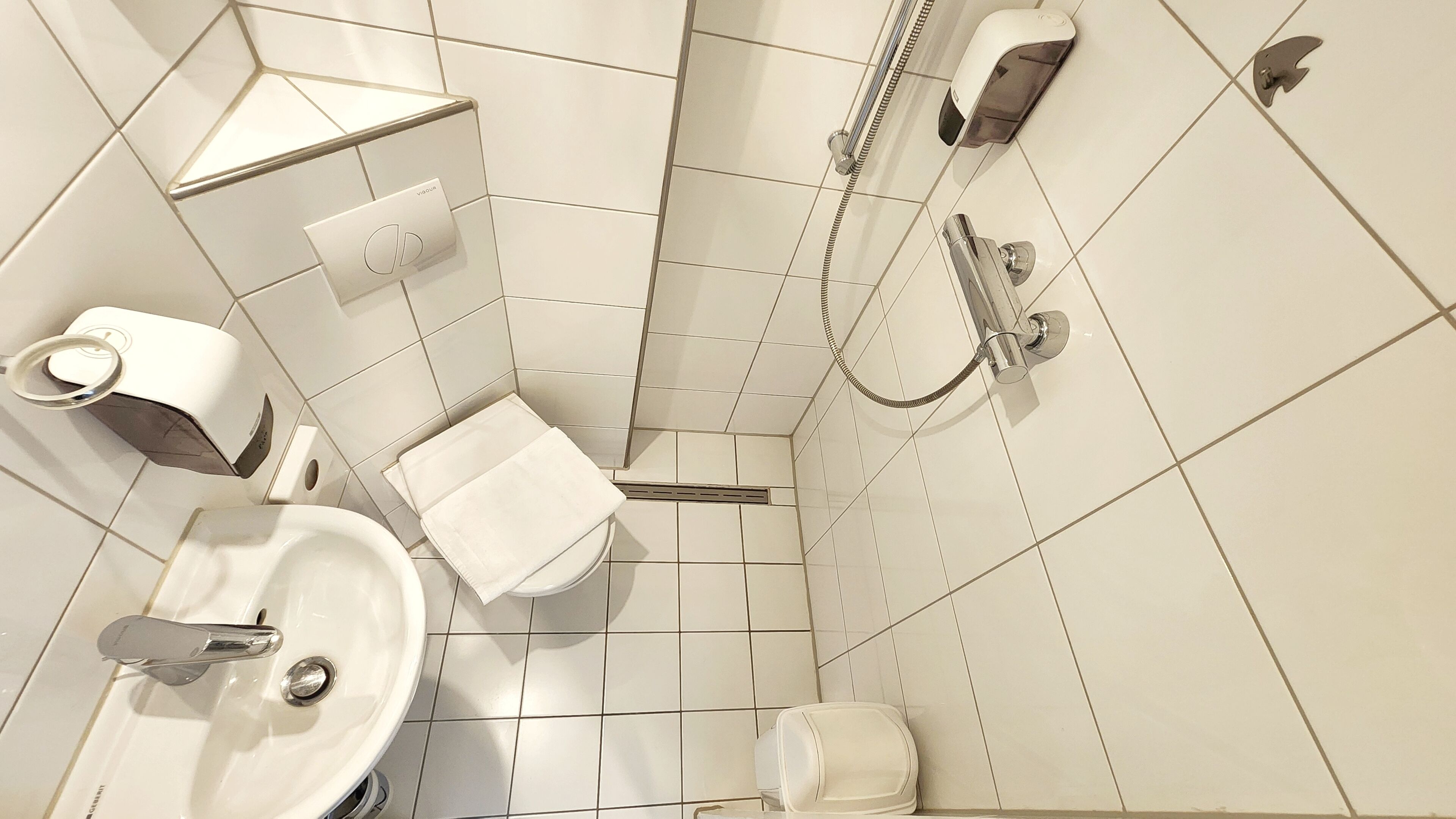 Single Room (ECO) | Bathroom | Shower, spring water bathtub, rainfall showerhead, hair dryer