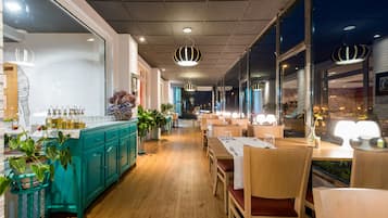 Daily continental breakfast for a fee