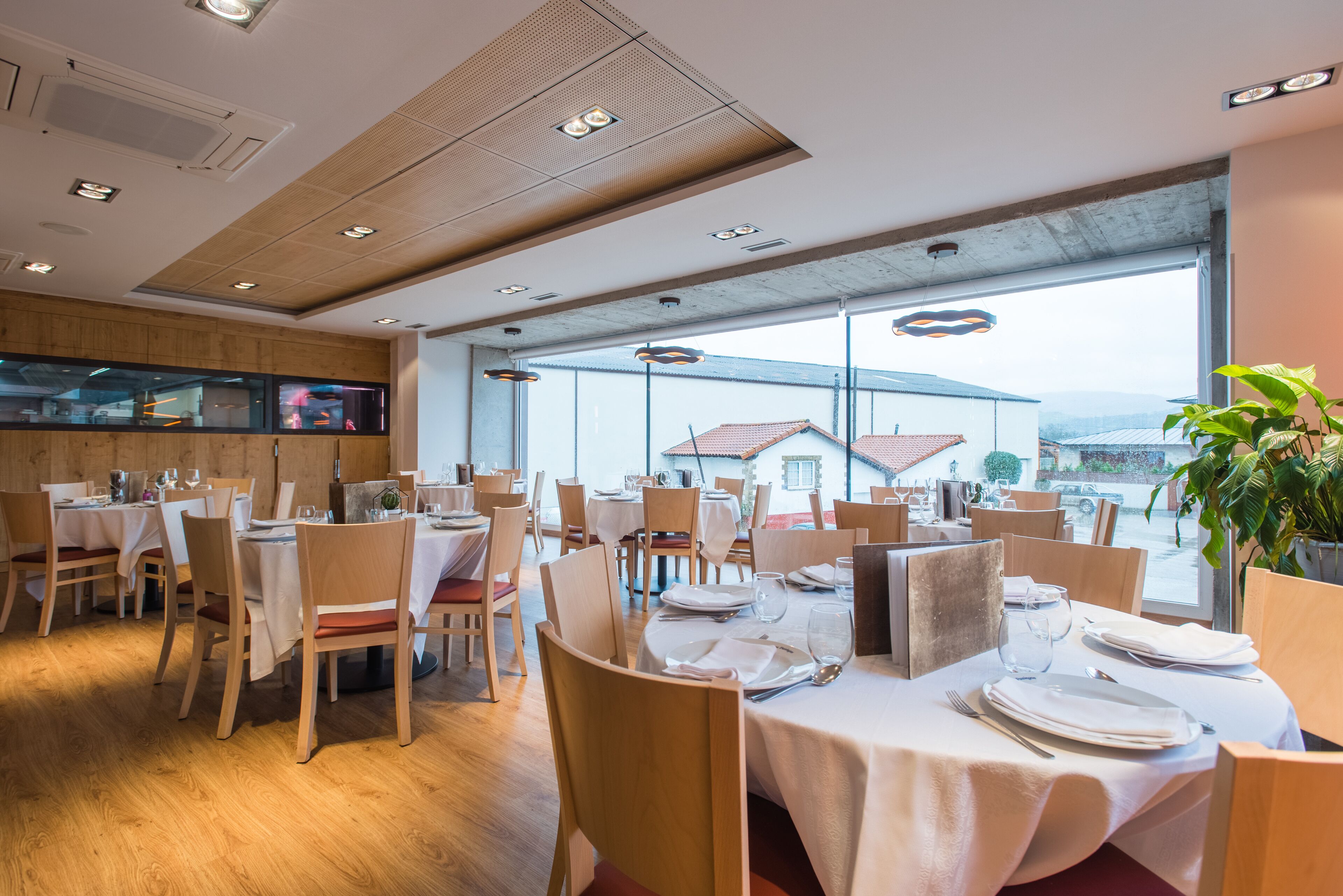 Breakfast, lunch, dinner served; local cuisine 