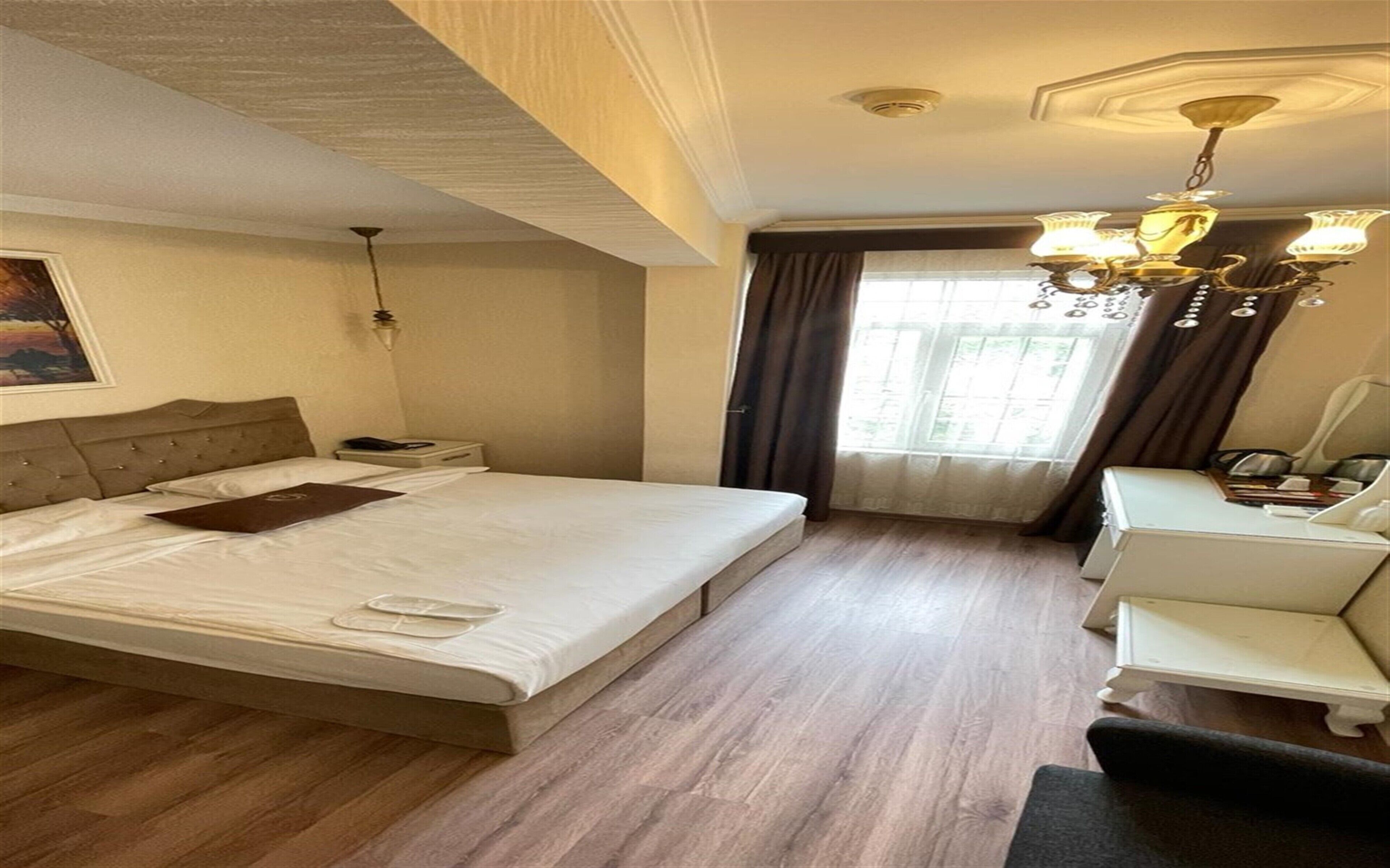 1 soverom, sengetøy av topp kvalitet, minibar og safe på rommet
