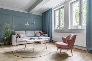 Apartment, 1 Schlafzimmer (Madera - 7 Czyzewskiego Street) | Wohnzimmer | Flachbildfernseher