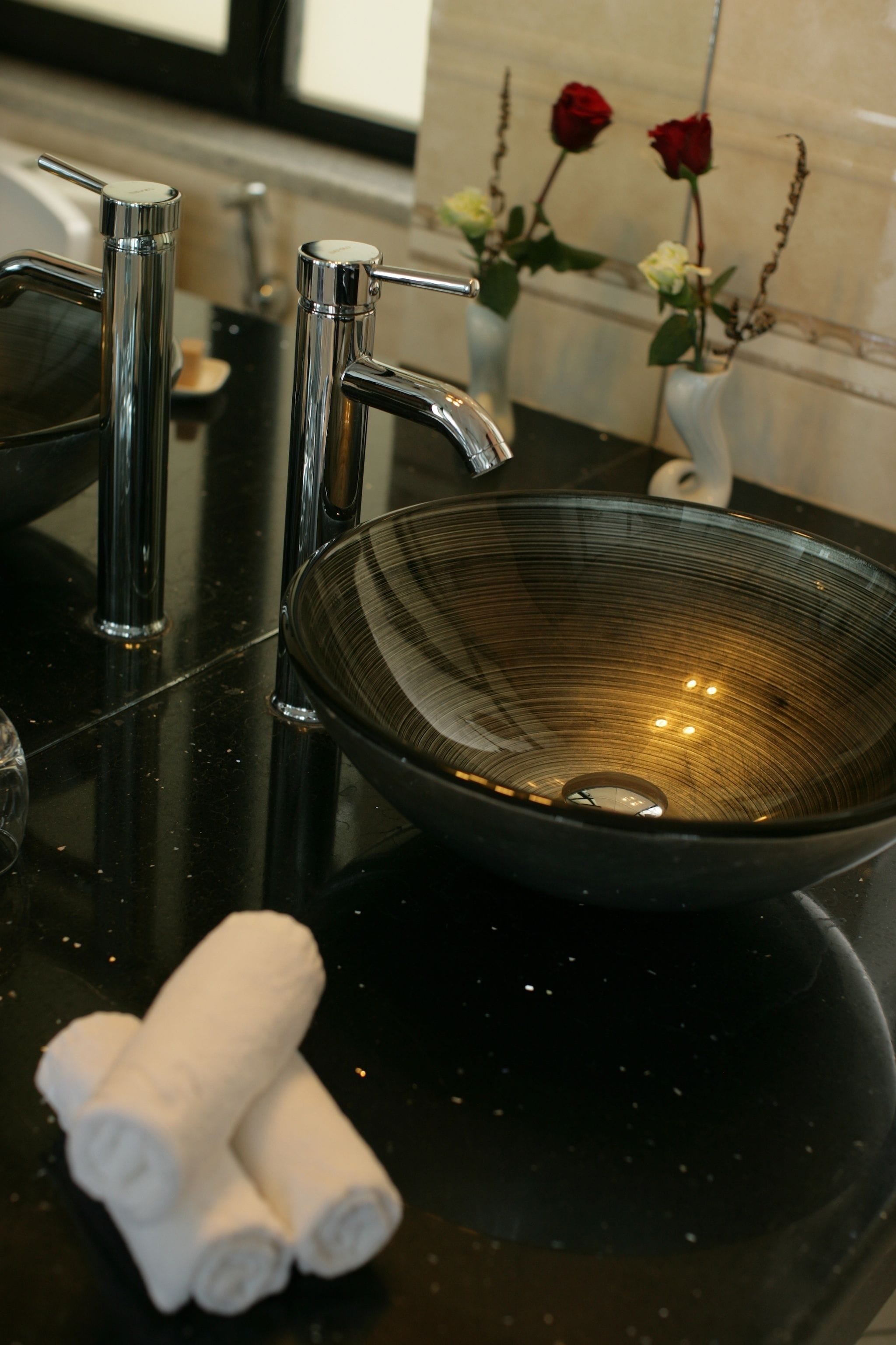 superior apartment | bathroom | combined shower/bathtub, deep-soaking bathtub, rainfall showerhead