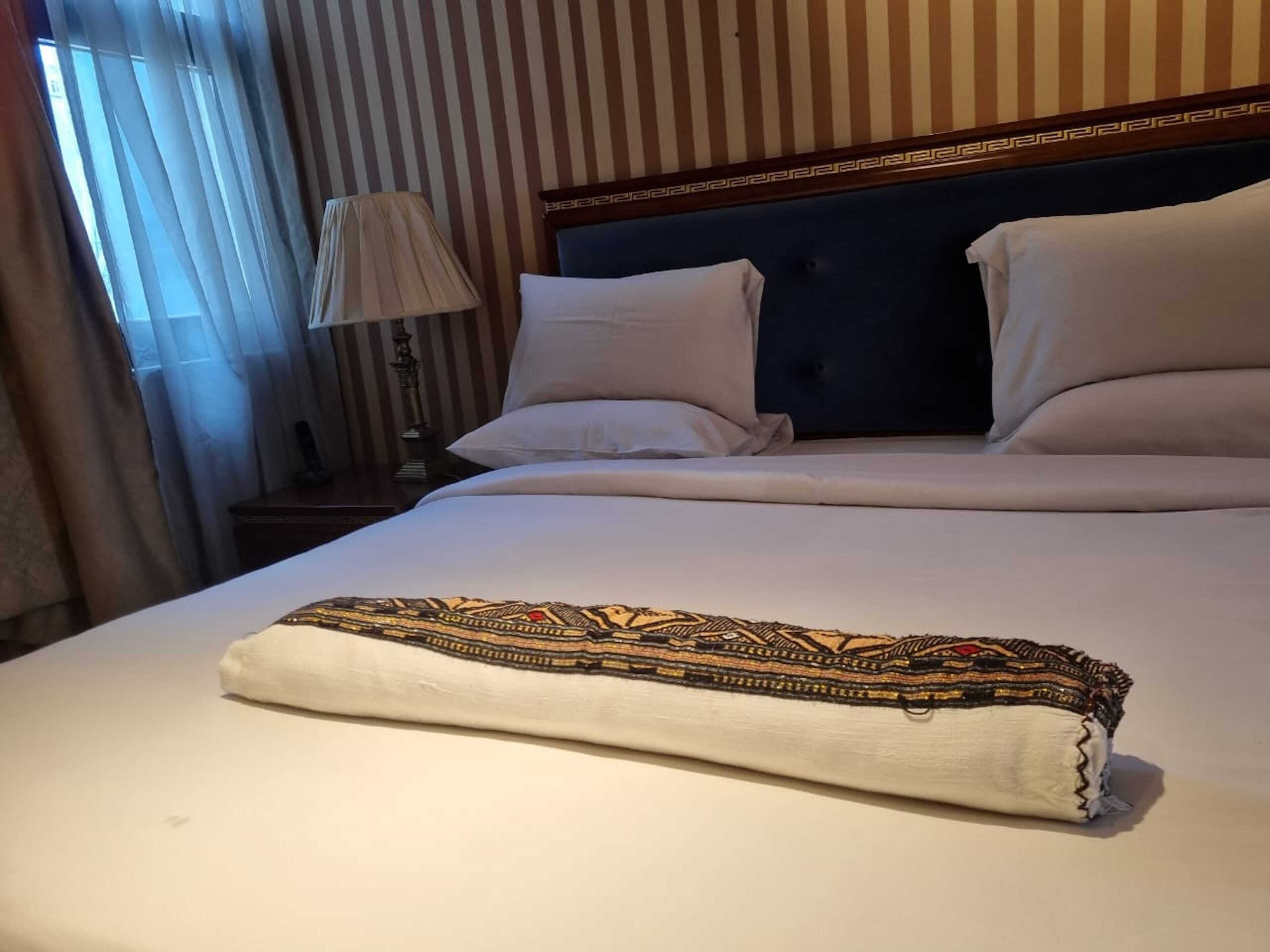 egyptian cotton sheets, premium bedding, in-room safe