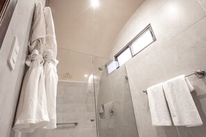 Aged Doble (Barrica) | Phòng tắm | Buồng tắm vòi sen, đồ dùng nhà tắm miễn phí, máy sấy tóc 
