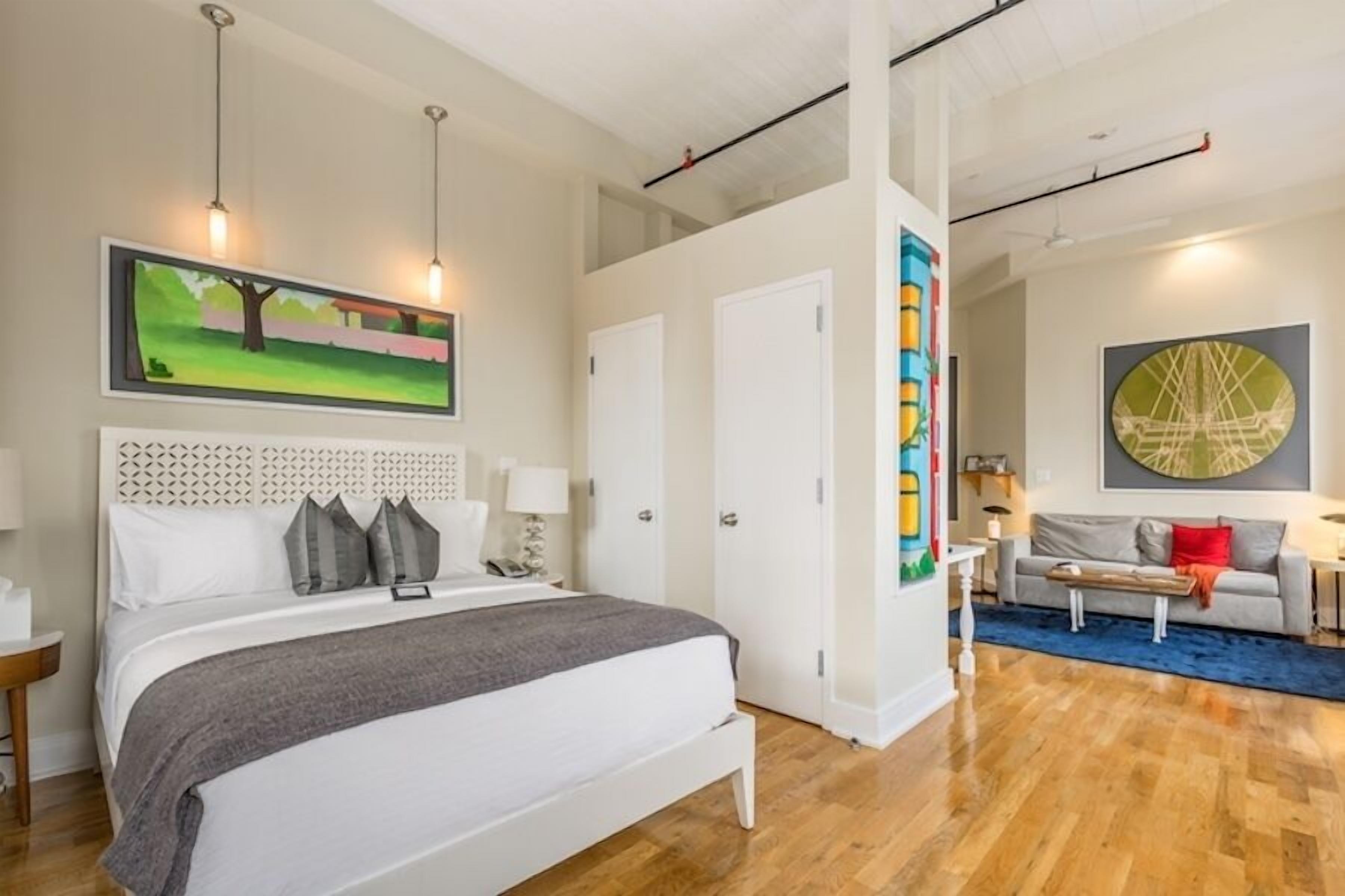 Photo - Henry Norman Hotel