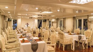 مطعم
