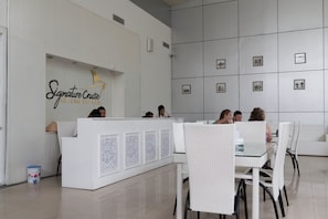 Reception - Signature Halong Cruise (Ha Long)