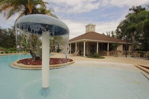 Outdoor pool - Lucaya Resort by FunQuest Vacation (Kissimmee)