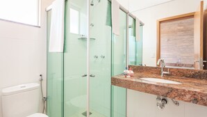 Shower, free toiletries - Icone Expominas (Belo Horizonte)