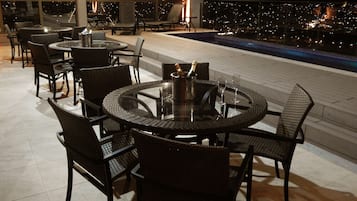 Outdoor pool, open 8:00 AM to 10:00 PM, pool loungers