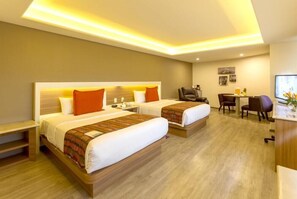 Down comforters, minibar, in-room safe, desk