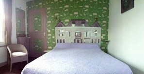 Individually decorated, iron/ironing board, free cribs/infant beds - Hotel La Milady (Biarritz)