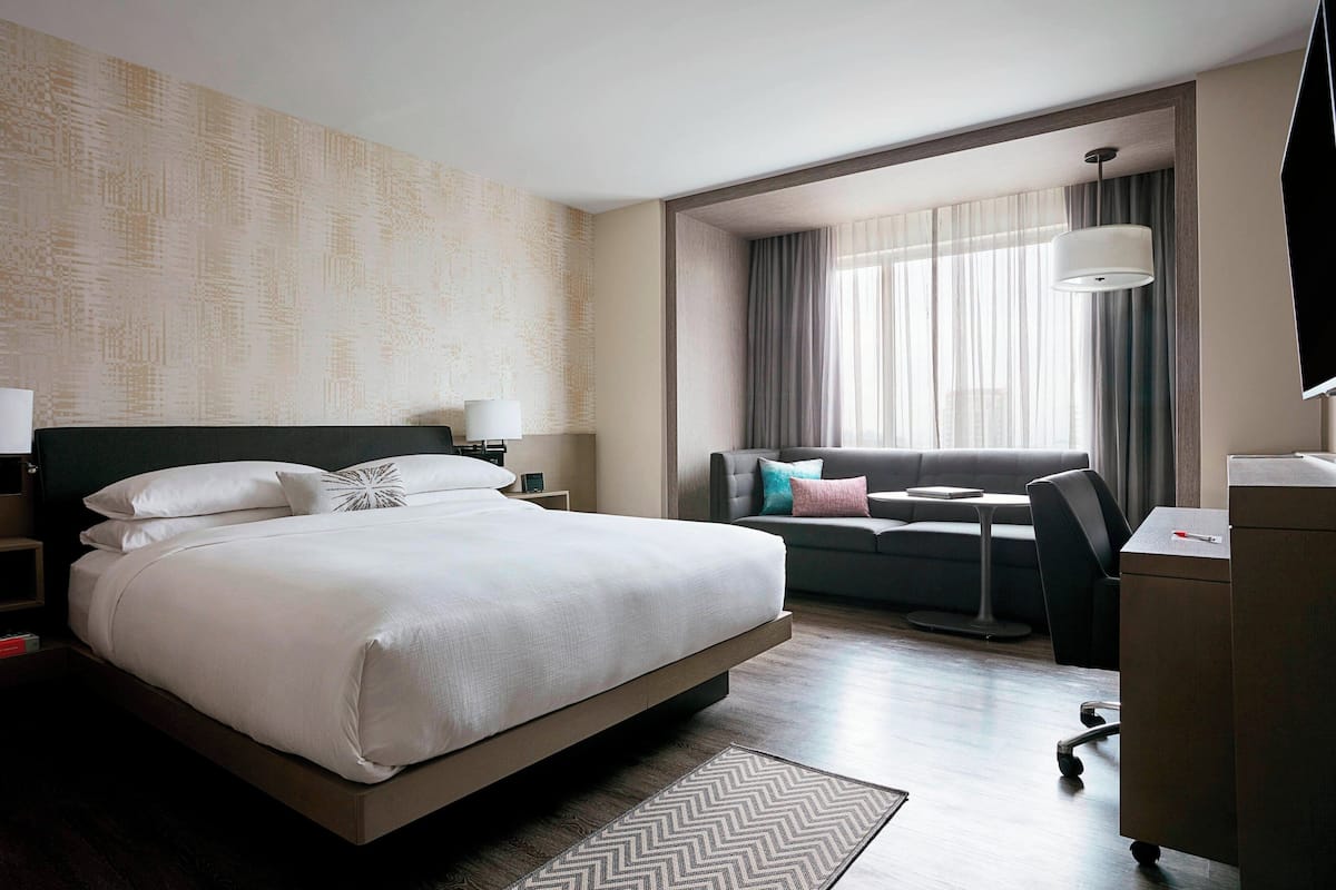 Materassi a doppio strato, una cassaforte in camera, una scrivania