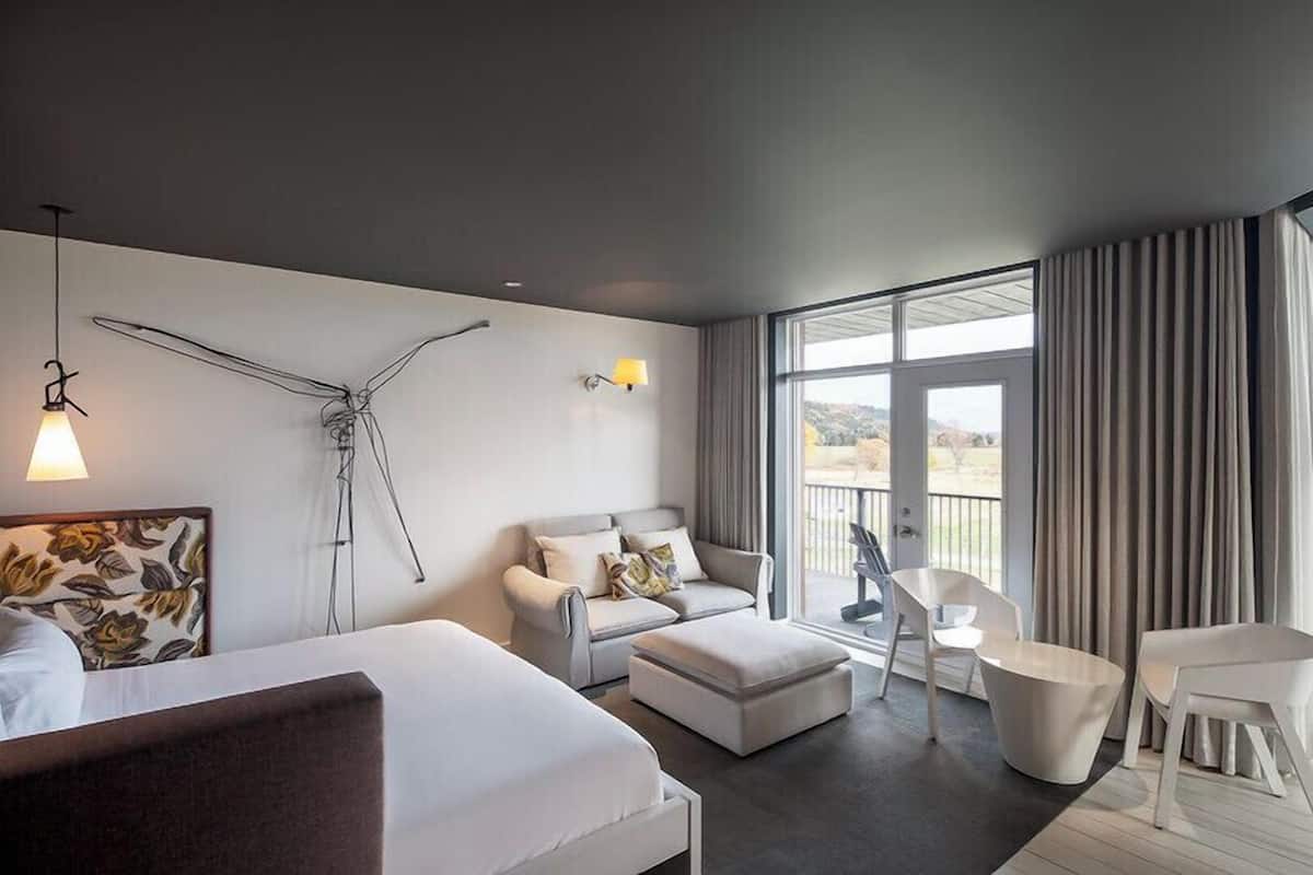 Loft with View, Moulin Building | Premium bedding, down comforters, in-room safe, desk