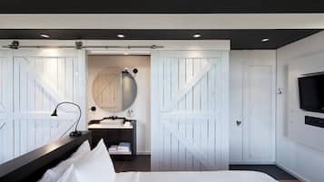 Studio | Literie de qualité, couette en duvet, coffre-fort, bureau