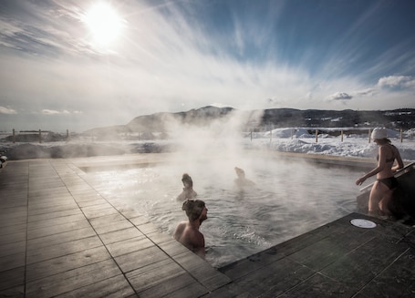 Exterior. Hôtel & Spa Le Germain Charlevoix