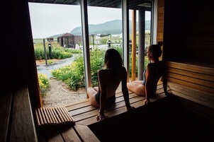 Un sauna, una bañera de hidromasaje, baño turco, masajes