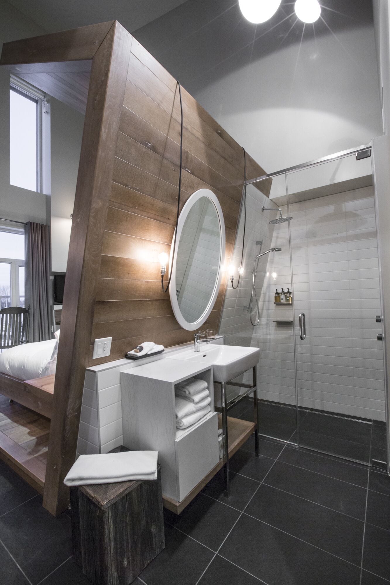 classic queen, bergerie building | bathroom | free toiletries, hair dryer, bathrobes, towels