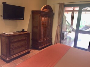 Romantic Suite, Terrace, Pool View | 1 bedroom, premium bedding, in-room safe, desk - Luamey Boutique Hotel (Tamarindo)