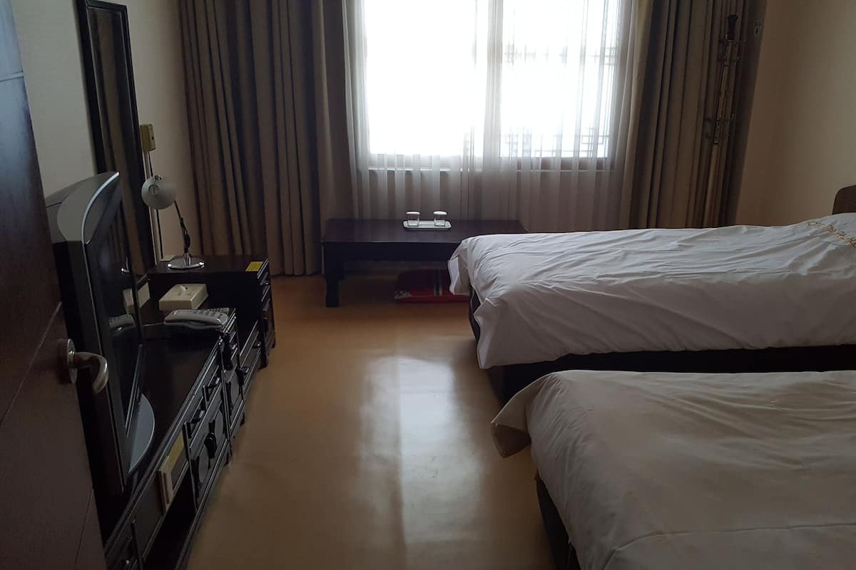 Traditional Room (Korean Ondol Room) | Free WiFi