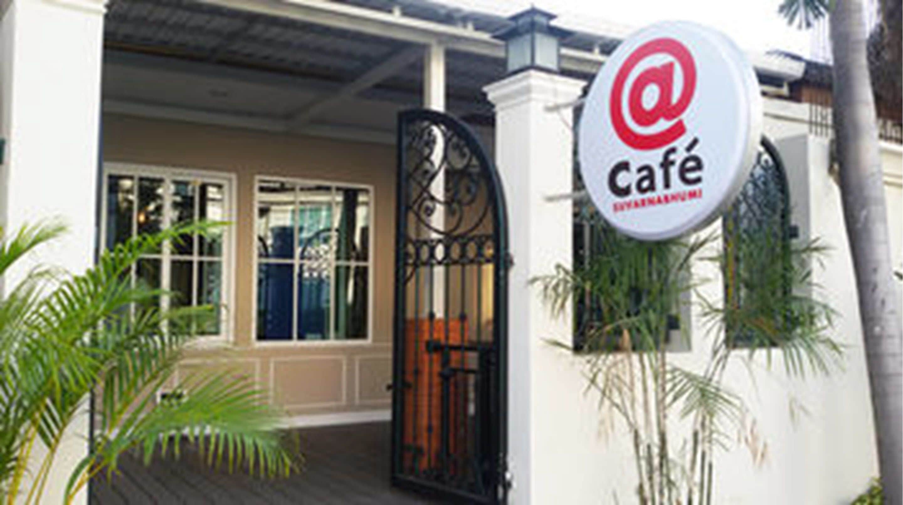 breakfast, lunch, dinner served; thai cuisine