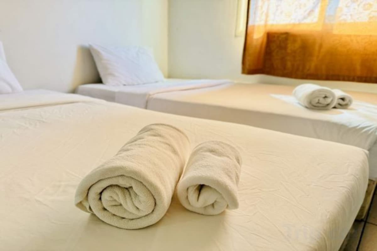 In-room safe, WiFi (free), bed sheets