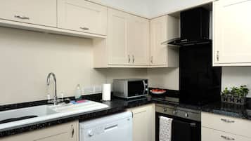 Luxury Apartment, Ensuite, Sea View (Penthouse Sleeps 4) | 1 bedroom