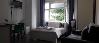 London Queens Apartments