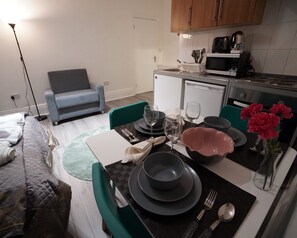 Room - London Queens Apartments (London)