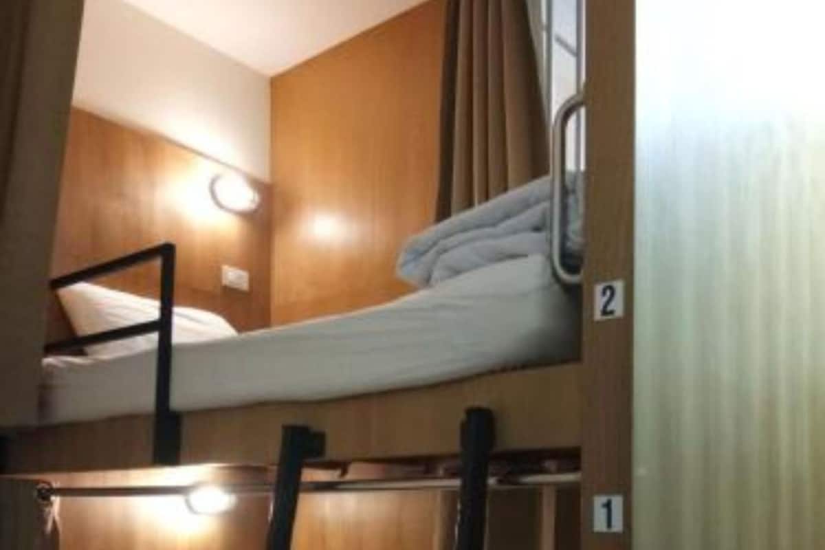 Quadruple Room | Desk, blackout drapes, free WiFi, bed sheets