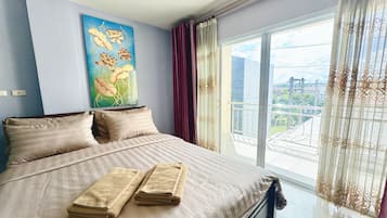 Deluxe Double Room | Desk, free WiFi, bed sheets
