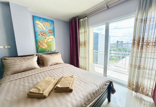 Deluxe Double Room | Desk, free WiFi, bed sheets - Collection O Bupamontra Chiangmai (Chiang Mai)