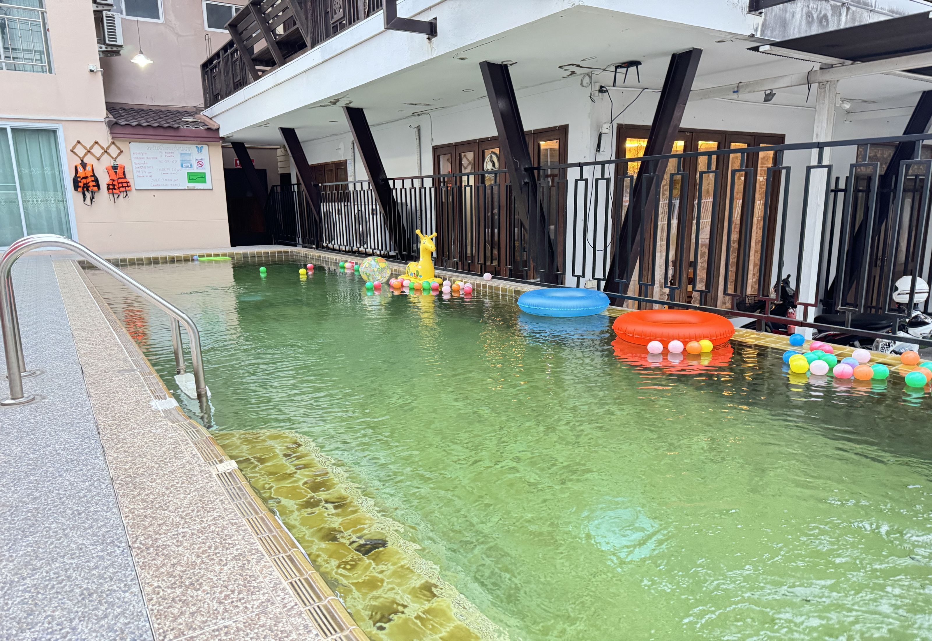 Photo - Collection O Bupamontra Chiangmai