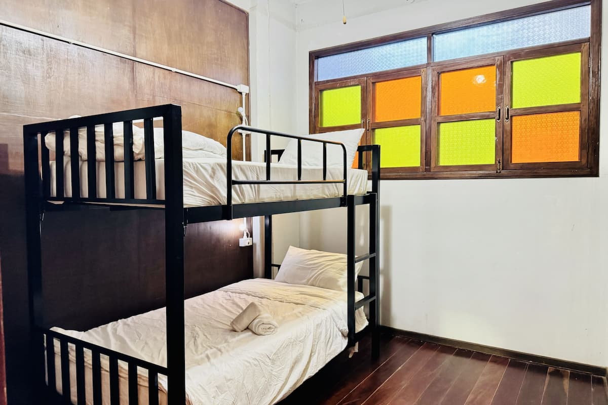 Bed in Mixed Dorm Room | 1 bedroom, laptop workspace, free WiFi, bed sheets