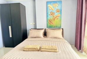 Deluxe Double Room | Desk, free WiFi, bed sheets - Collection O Bupamontra Chiangmai (Chiang Mai)