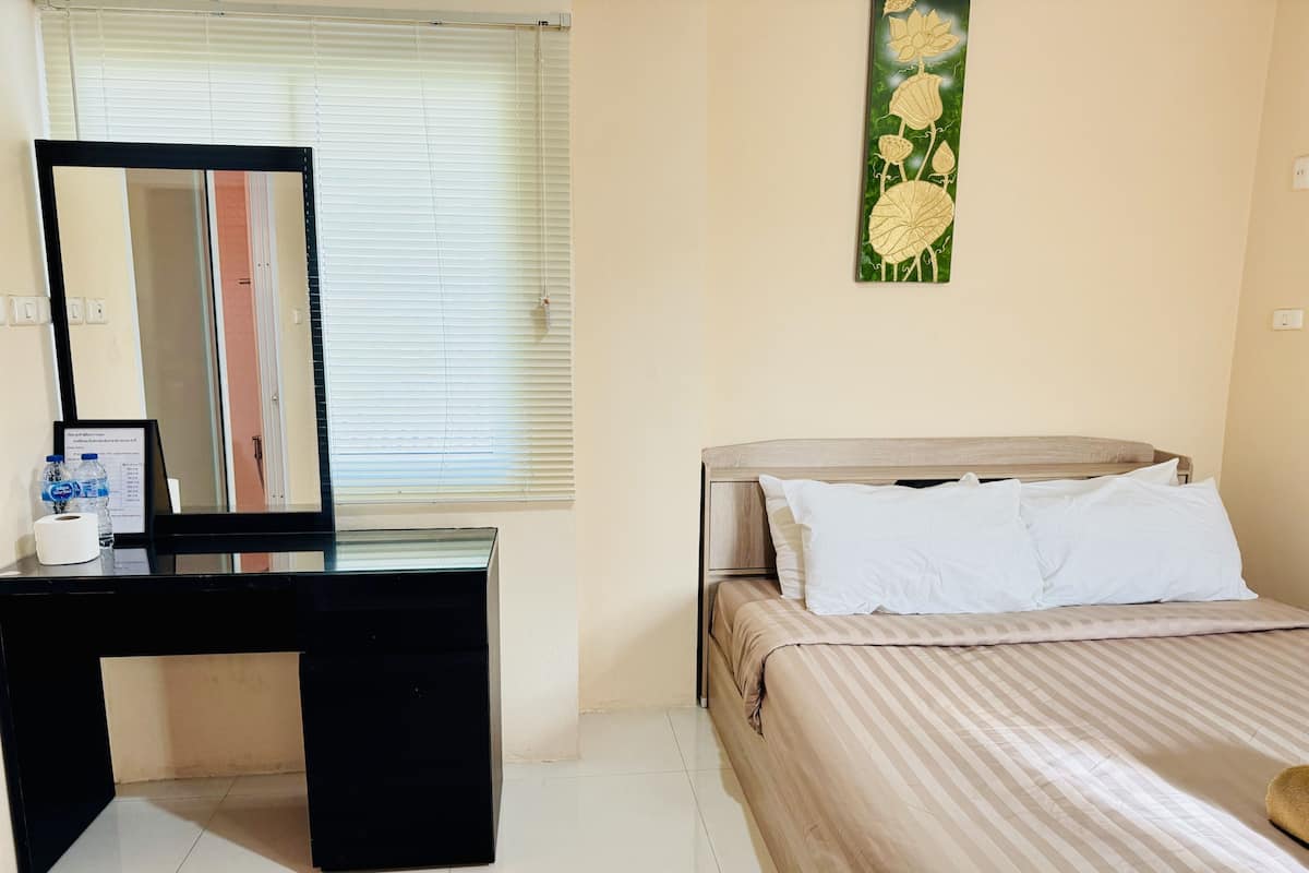 Standard Double Room | 1 bedroom, laptop workspace, free WiFi, bed sheets