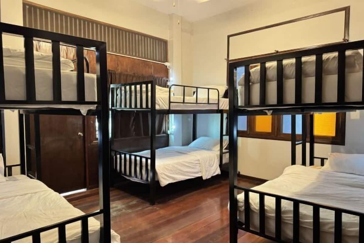 1 habitación, espacio para trabajar con laptop y wifi gratis