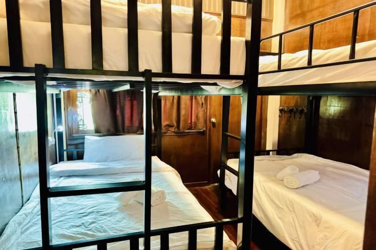 1 habitación, espacio para trabajar con laptop y wifi gratis