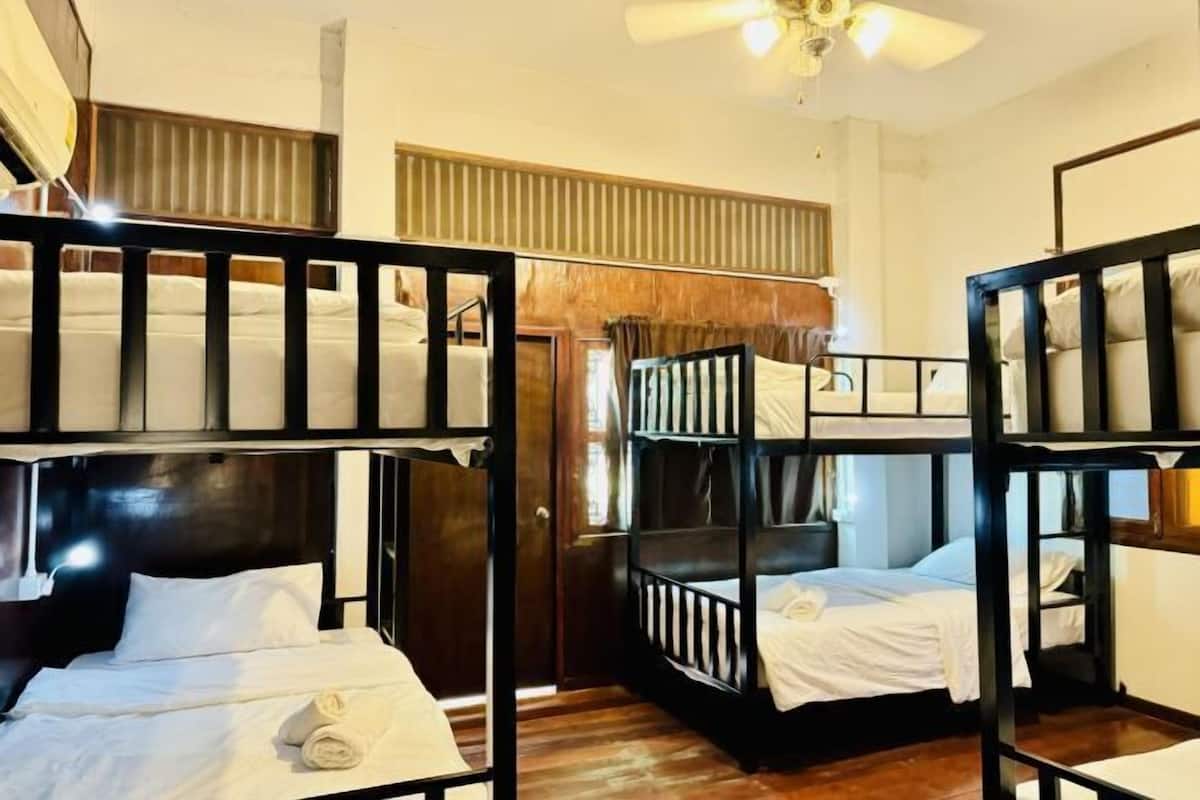 1 habitación, espacio para trabajar con laptop y wifi gratis