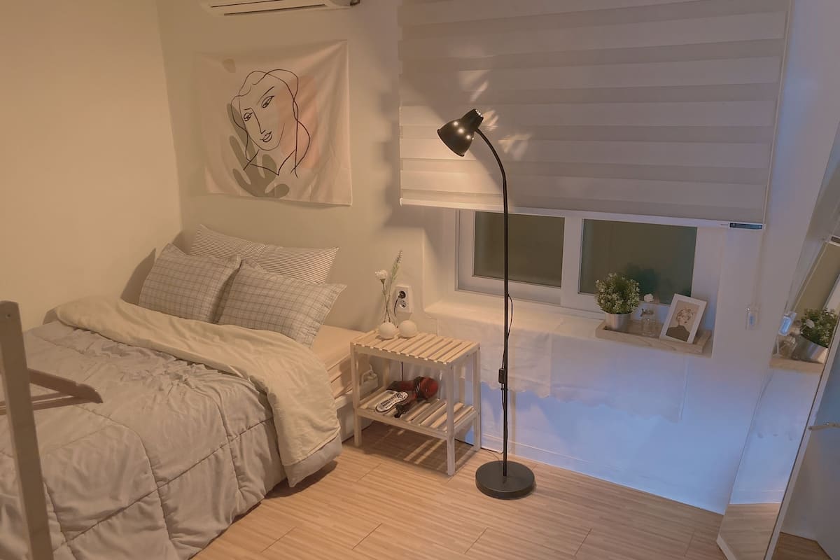 ห้องดับเบิล | ห้องเก็บเสียง, เตารีด/โต๊ะรีดผ้า, Wi-Fi ฟรี, ผ้าปูที่นอน
