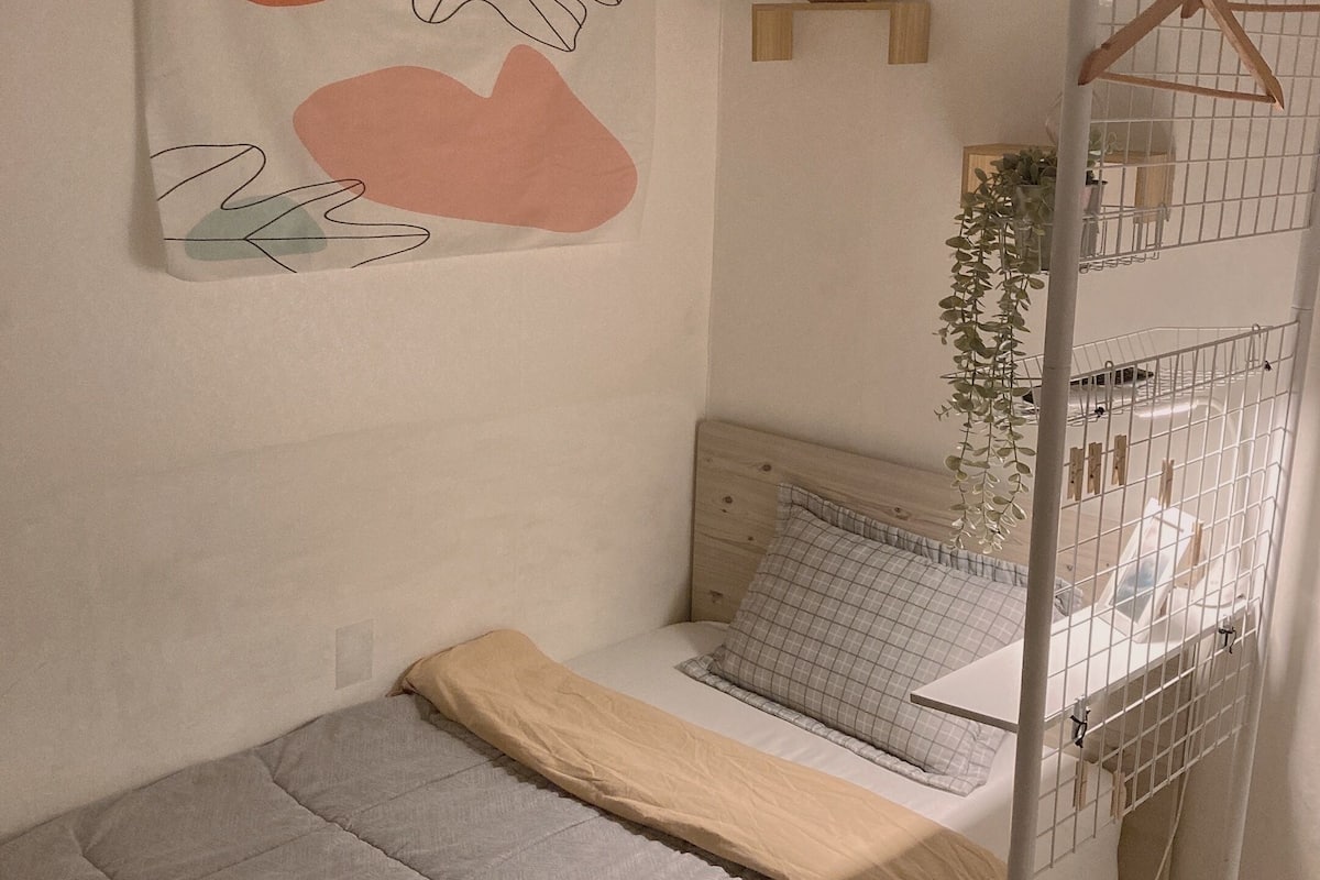 ห้องซิงเกิล | ห้องเก็บเสียง, เตารีด/โต๊ะรีดผ้า, Wi-Fi ฟรี, ผ้าปูที่นอน