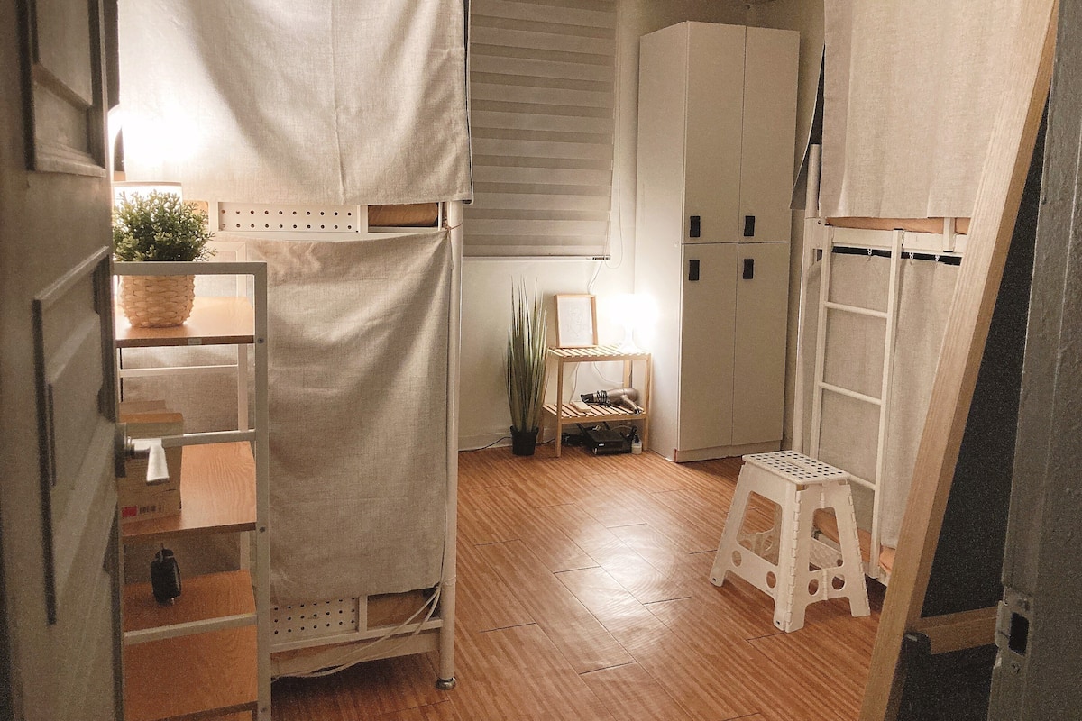 ห้องพักรวม, ผู้หญิงเท่านั้  น (4 guests) | ห้องเก็บเสียง, เตารีด/โต๊ะรีดผ้า, Wi-Fi ฟรี, ผ้าปูที่นอน