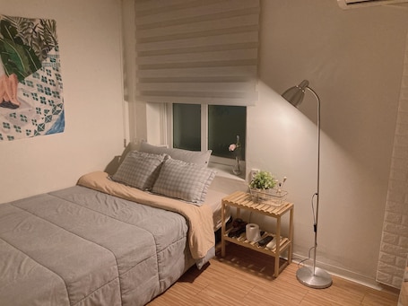 Double Room | Soundproofing, iron/ironing board, free WiFi, bed sheets