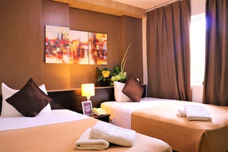 Premier Room | 1 bedroom, in-room safe, desk, free WiFi